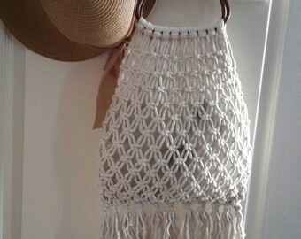 Sac filet bohème en  macramé de coton xxl anses bois