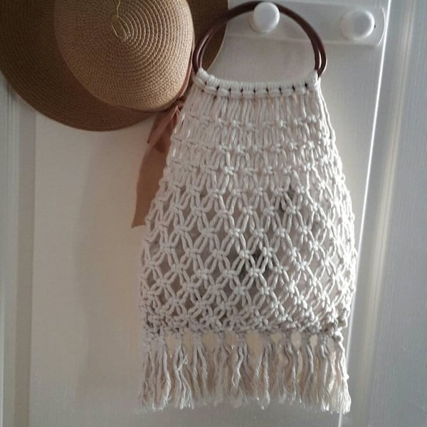 Sac filet bohème en  macramé de coton xxl anses bois