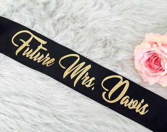 Bride to be Sash. Bachelorette Party Sash.Bridesmaid Sash. Bachelorette. Glitter Bride to be. Bridal party sash.Personalized Satin Sash.