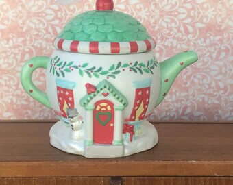 Tiny Christmas TeaPot; Hallmark Collectible 2001