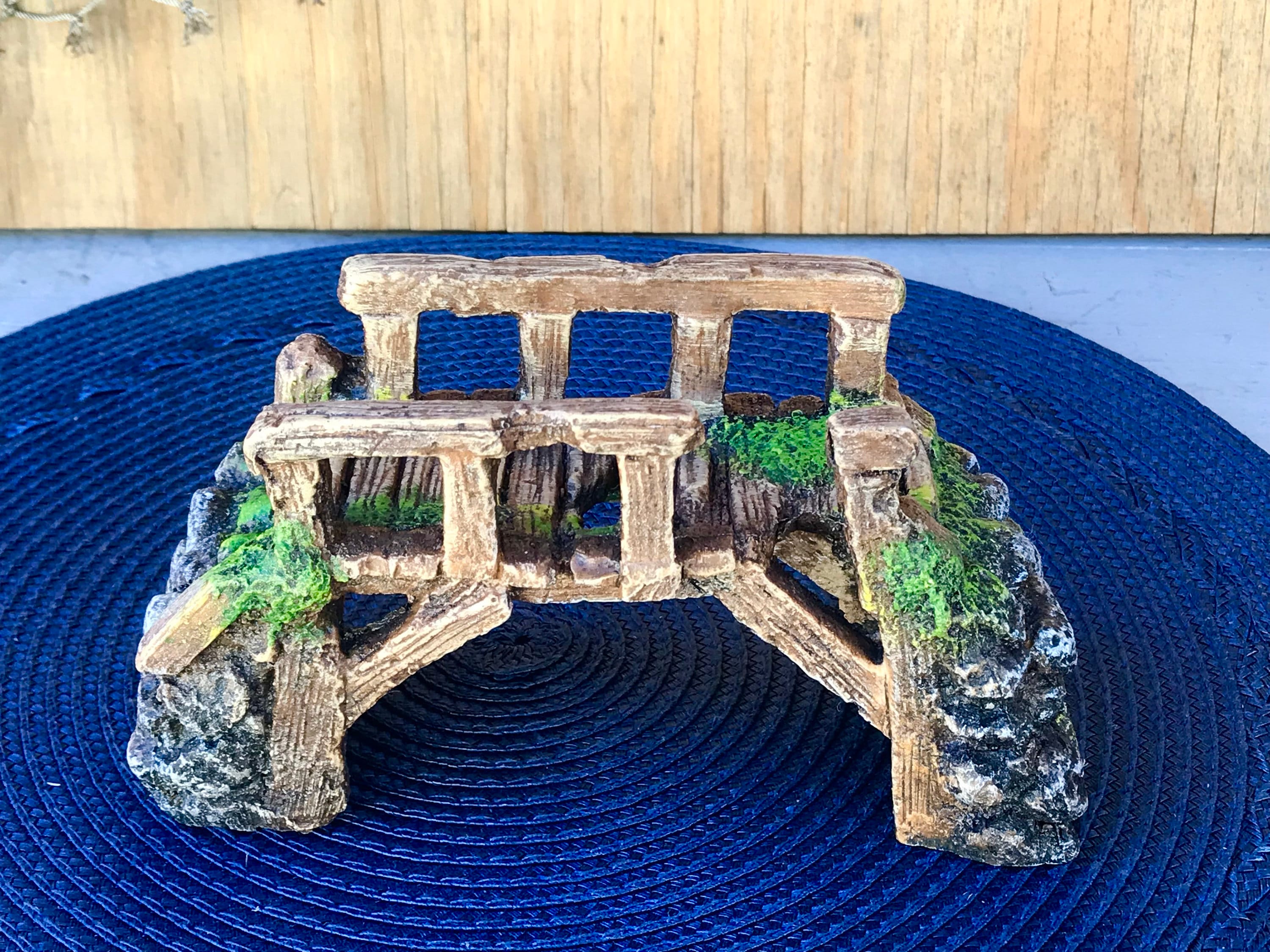 Bridge top aquarium decoration