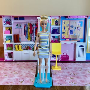 Original Barbie Dream Closet Blonde Doll Clothes Dresses