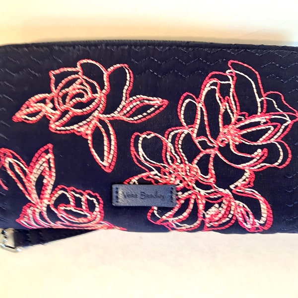 Vera Bradley Embroidered Wrist Wallet, Vtg Retired Style Flower Pattern, Quilted Microfiber, Great Condition