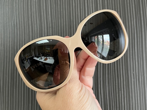 Vintage Versace Sunglasses 4149B: Beige Black Gra… - image 9
