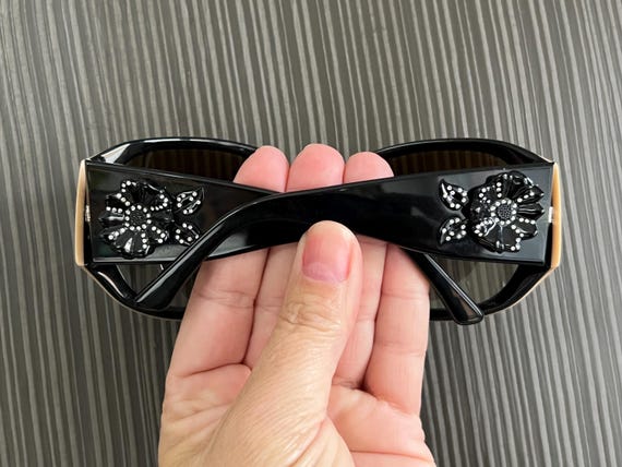 Vintage Versace Sunglasses 4149B: Beige Black Gra… - image 8