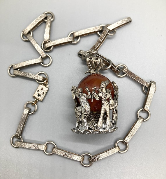 Bartolozzi-sque Carnelian Agate Character Necklace - image 4