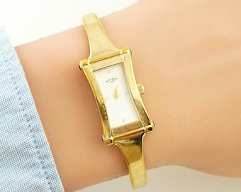 Rotary Women\'s Gold Tone Rectangular Bracelet Watch - Gold MOP face beautiful Rare Rotary Gold Tone Watch, Vintage Rectangular Case  main image 4