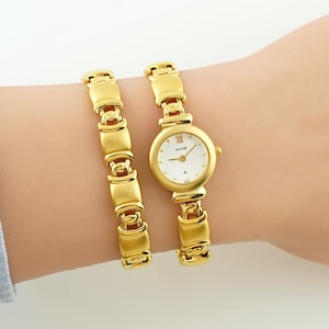 Vintage Accurist Ladies Watch in Original Box, Gold Tone watch, Double Bracelet, Quartz wrist watch, gift for her, vintage gold watch