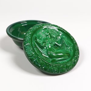 Vintage Naked Woman Figurine Box, Bohemian Malachite Glass with Mermaid Motif, Art Deco Jewelry Trinket Box, Nude Woman Design, Powder Jar image 8