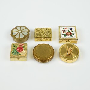 Vintage Floral Pills boxes, vintage Copper-Based Pill Box Stratton, Perfect for on-the-go and as Decorative Keepsake Box