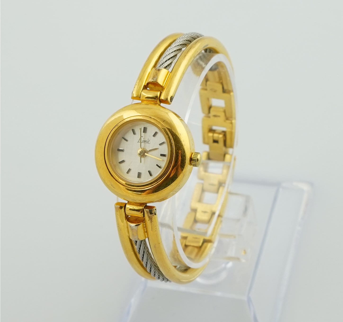 Golden colour hotsell ki watch