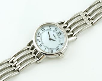Vintage Womens Timex silver Watch, Original Box, Quartz watches, Mother-of-Pearl Dial wristwatch
