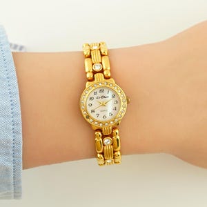 Vintage Le Chat watch, Gold tone watch, Ladies Gems wtistwatch, Quartz watch, gift for her, vintage gold colored wrist watch, vintage watch