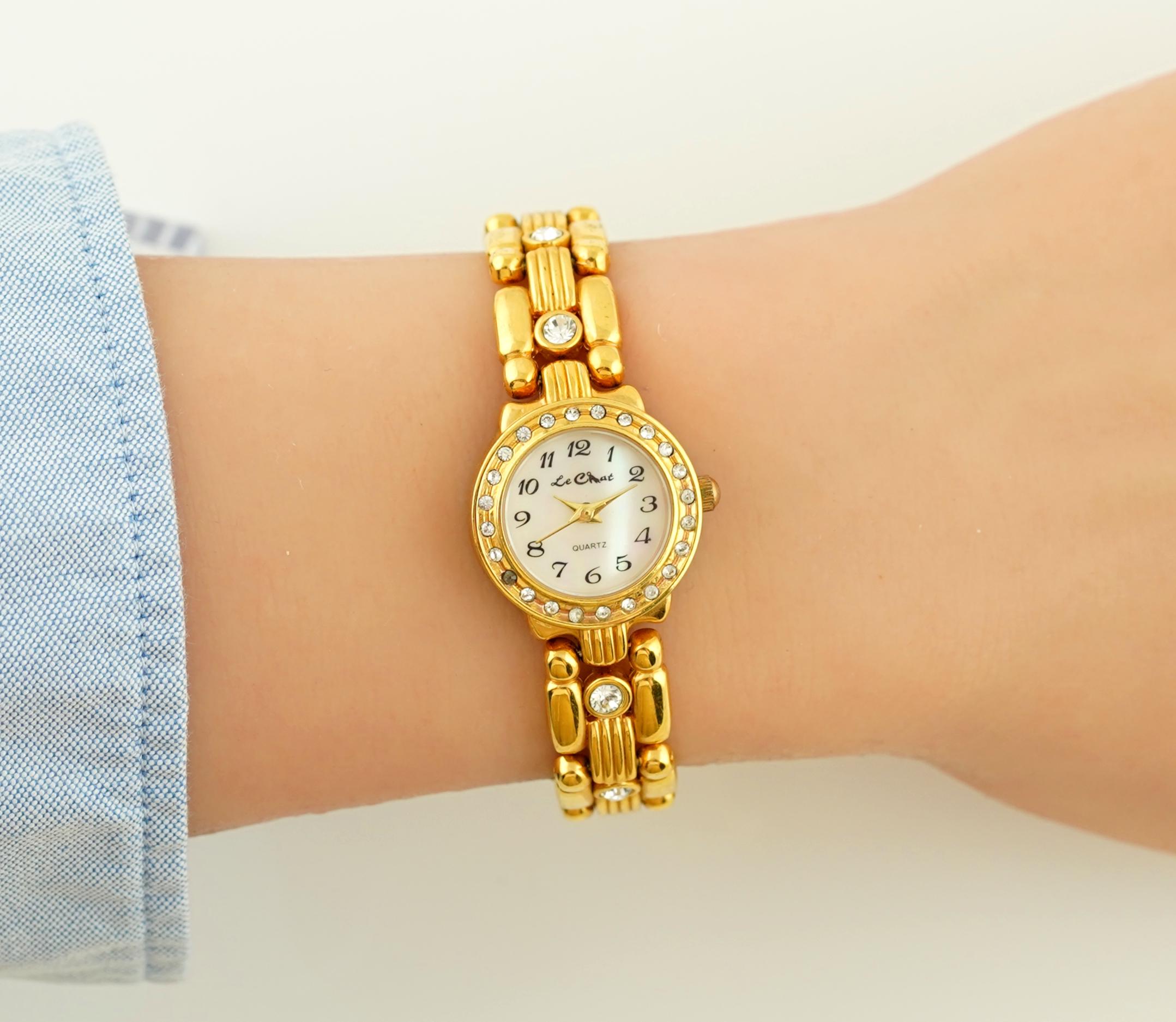 Vintage Le Chat Gold Tone Watch: Ladies Gemstone Wristwatch 