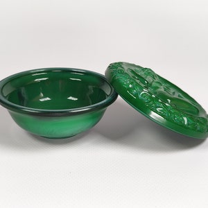 Vintage Naked Woman Figurine Box, Bohemian Malachite Glass with Mermaid Motif, Art Deco Jewelry Trinket Box, Nude Woman Design, Powder Jar image 6