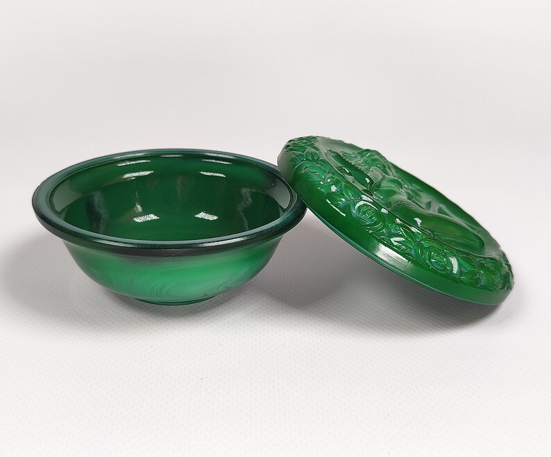 Vintage Naked Woman Figurine Box, Bohemian Malachite Glass with Mermaid Motif, Art Deco Jewelry Trinket Box, Nude Woman Design, Powder Jar image 6