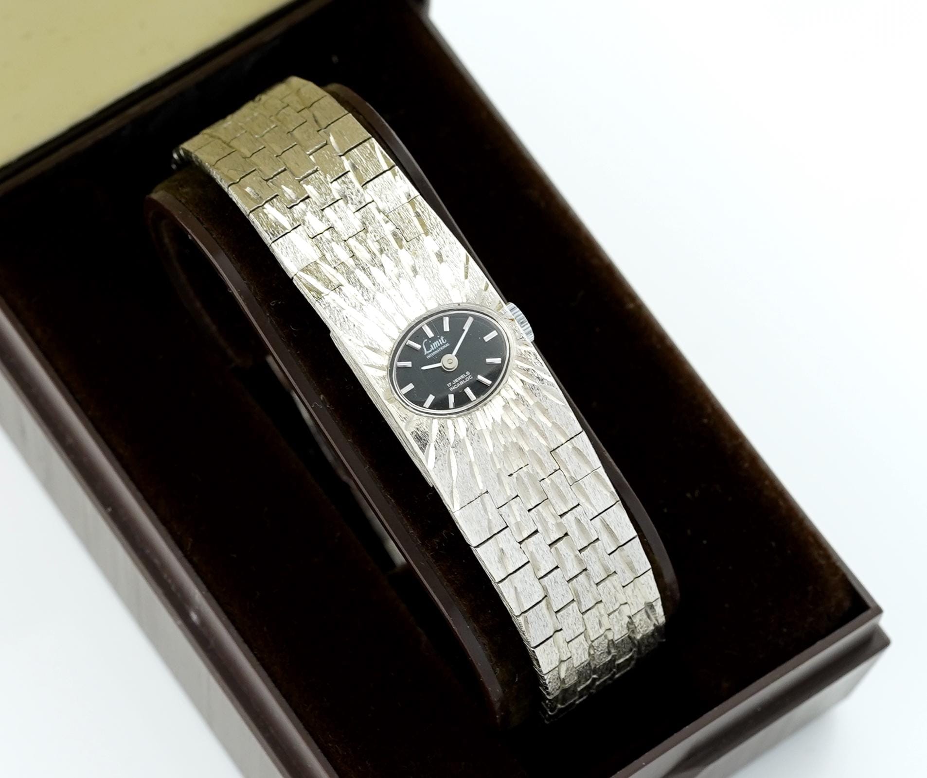 17 Jewel Incabloc Ladies Watch - Etsy Canada