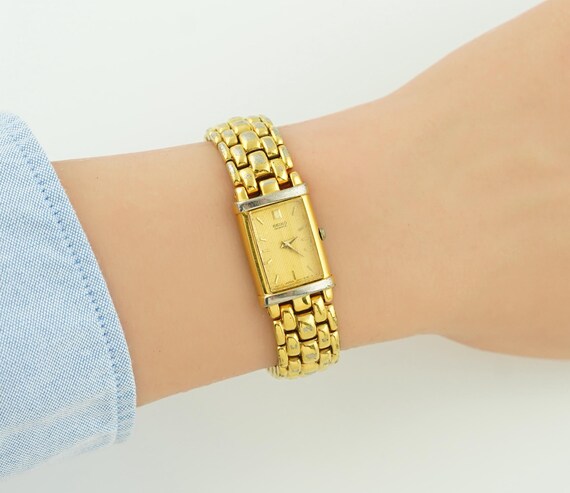 Vintage Seiko Womens Gold Watch With Rectangular Case  display picture 2