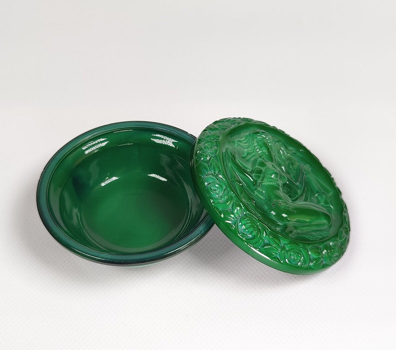 Vintage Naked Woman Figurine Box, Bohemian Malachite Glass with Mermaid Motif, Art Deco Jewelry Trinket Box, Nude Woman Design, Powder Jar image 5