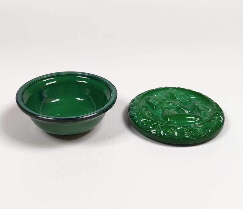 Vintage Naked Woman Figurine Box, Bohemian Malachite Glass with Mermaid Motif, Art Deco Jewelry Trinket Box, Nude Woman Design, Powder Jar image 3