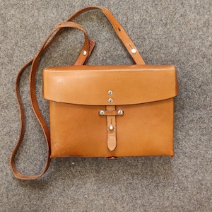 Bolso de hombro vintage del ejército suizo 1978, bolso militar suizo, bolso de cuero marrón para hombre, bolso de mujer, billetera de cuero, bolso cruzado para hombre, bolso de mensajero