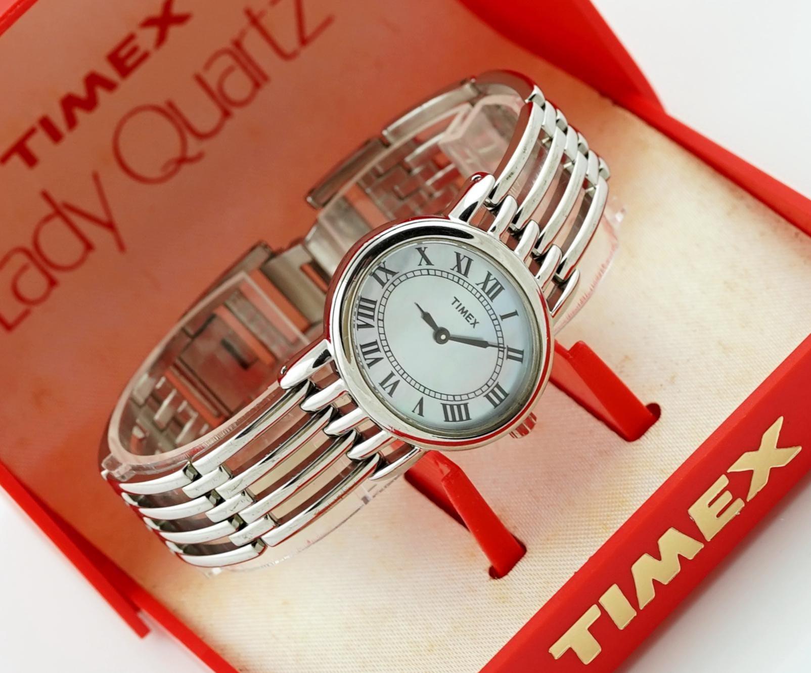 Montre Femme Vintage Timex - Mouvement Mécanique à Remontage Manuel - Boîtier Et Bracelet Acier Inoxydable Argenté