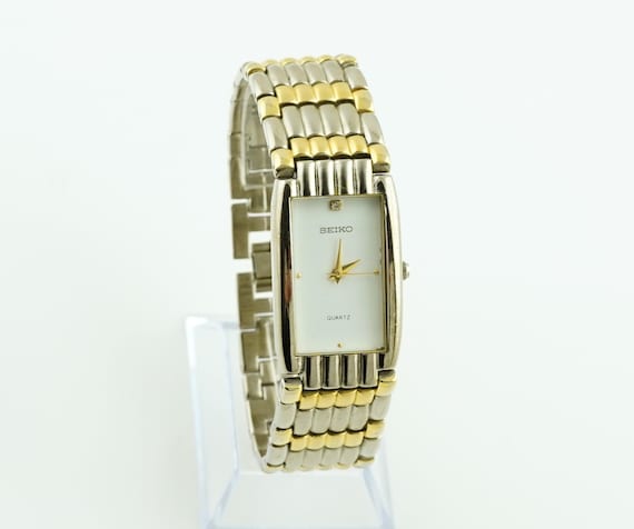 Vintage Seiko Mens Watch, Two Tone Womens Rectangular Case  display picture 3