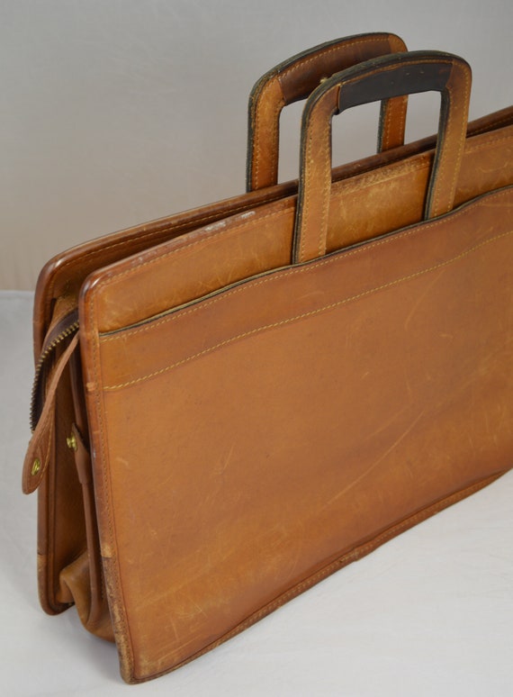 Early Vintage 70s Coach brand Hidden handle leath… - image 3