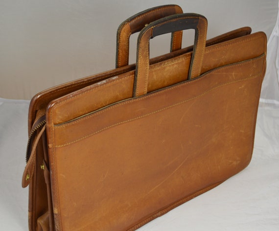 Early Vintage 70s Coach brand Hidden handle leath… - image 1