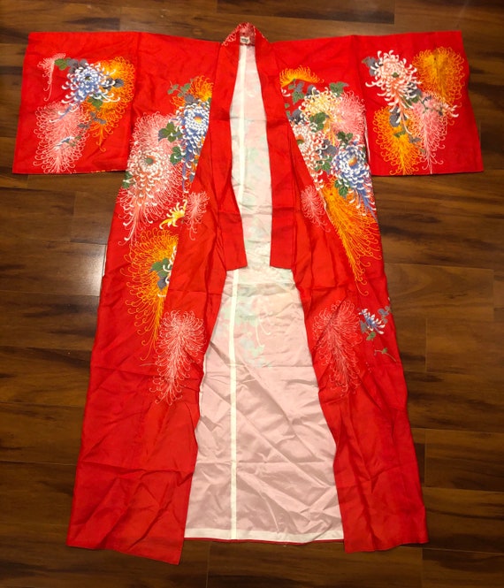 Vintage 100% Silk Kimono Made In Japan Red Beautif