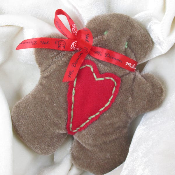 Doudou  Petit Gateau   "Mi ange  Mi démon  " coeur rouge