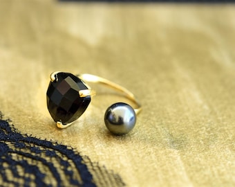 Black and gold ring, Gold ring pearl, Modern ring, Cocktail ring, Big ring, Black stone ring, Black pearl ring, Open ring, Triangle ring