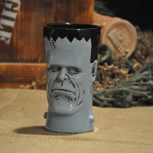 ティキティキモンスターのモンスタースタインティキマグ（ブルー、内側はブラック）