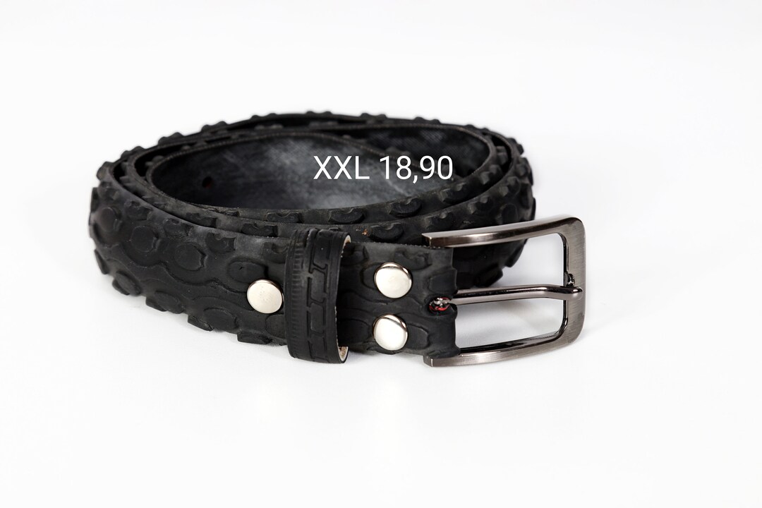 Xxl ceinture pneus de vélo upcycling vegan oversize rivets noirs