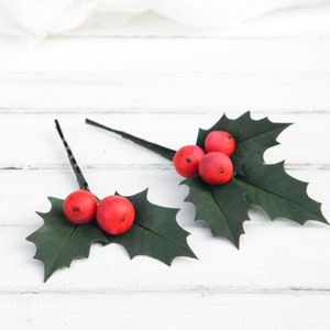 Holly berry hair pins Christmas wedding hair piece Red winter headpieces / Small bridal hair comb for woman / image 1