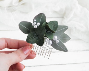 Greenery wedding hair comb Eucalyptus pearls bridal hair piece Floral headpiece for bride