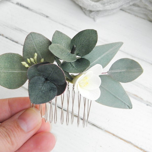 Petit peigne à cheveux en eucalyptus, Postiche de mariage de verdure, Pièce de tête florale pour la mariée, Peigne de mariée tropical