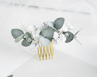 Wedding eucalyptus pearls hair comb Babies breath greenery bridal hair piece Floral headpiece for bride