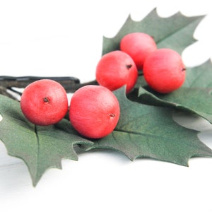 Holly berry hair pins Christmas wedding hair piece Red winter headpieces / Small bridal hair comb for woman / image 3