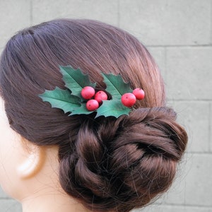 Holly berry hair pins Christmas wedding hair piece Red winter headpieces / Small bridal hair comb for woman / image 8