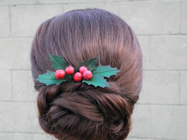 Holly berry hair pins Christmas wedding hair piece Red winter headpieces / Small bridal hair comb for woman / image 9