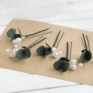 Eucalyptus hair piece Eucalyptus hair pins Floral wedding headpiece bride Greenery hair comb Bridal hair piece Eucalyptus pearl hair comb