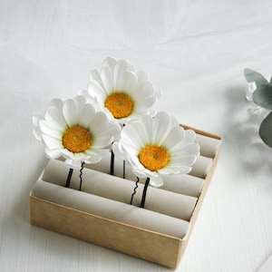 Daisy hair pins Flower bobby pins Wedding hair piece for bride Bridal floral headpiece Chamomile hair clip image 8