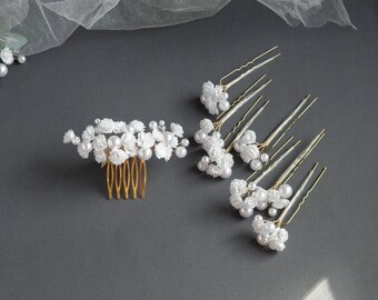 Wedding flower hair comb Pearls Babys breath bridal hair piece Floral head piece Gypsophila hair pins