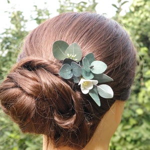 Eucalyptus hair comb small , Greenery wedding hair piece , Floral head piece for bride , Tropical bridal hair comb image 3