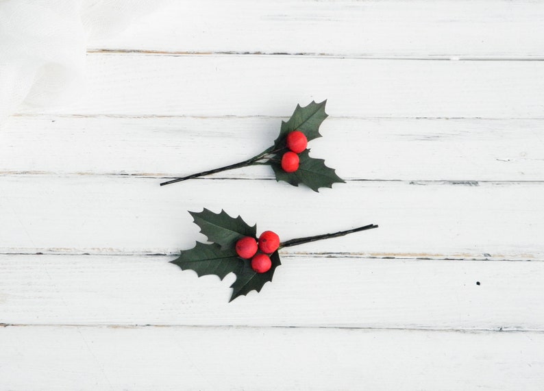 Holly berry hair pins Christmas wedding hair piece Red winter headpieces / Small bridal hair comb for woman / image 4