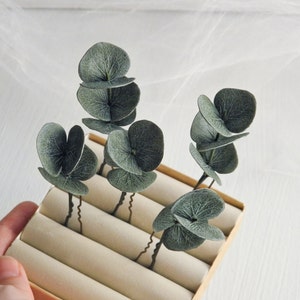 Eucalyptus hair pins Floral wedding hair piece Greenery bridal headpiece Green leaf hair pins Floral hair comb