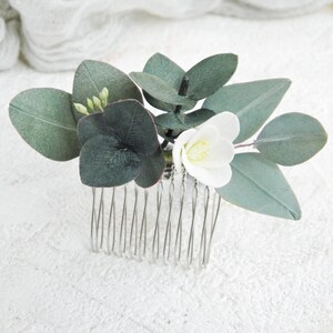 Eucalyptus hair comb small , Greenery wedding hair piece , Floral head piece for bride , Tropical bridal hair comb image 4