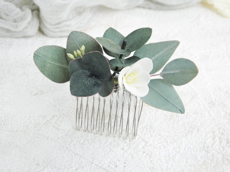 Eucalyptus hair comb small , Greenery wedding hair piece , Floral head piece for bride , Tropical bridal hair comb image 4