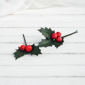 Holly berry hair pins Christmas wedding hair piece Red winter headpieces / Small bridal hair comb for woman / image 2